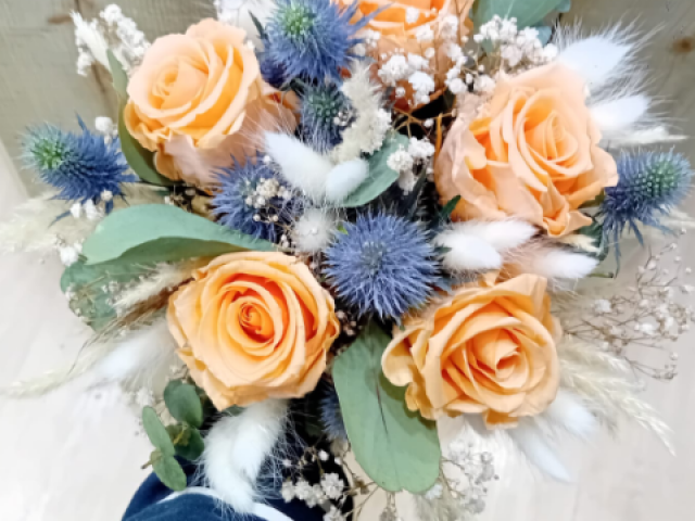Mariage en fleurs séchées et stabilisées